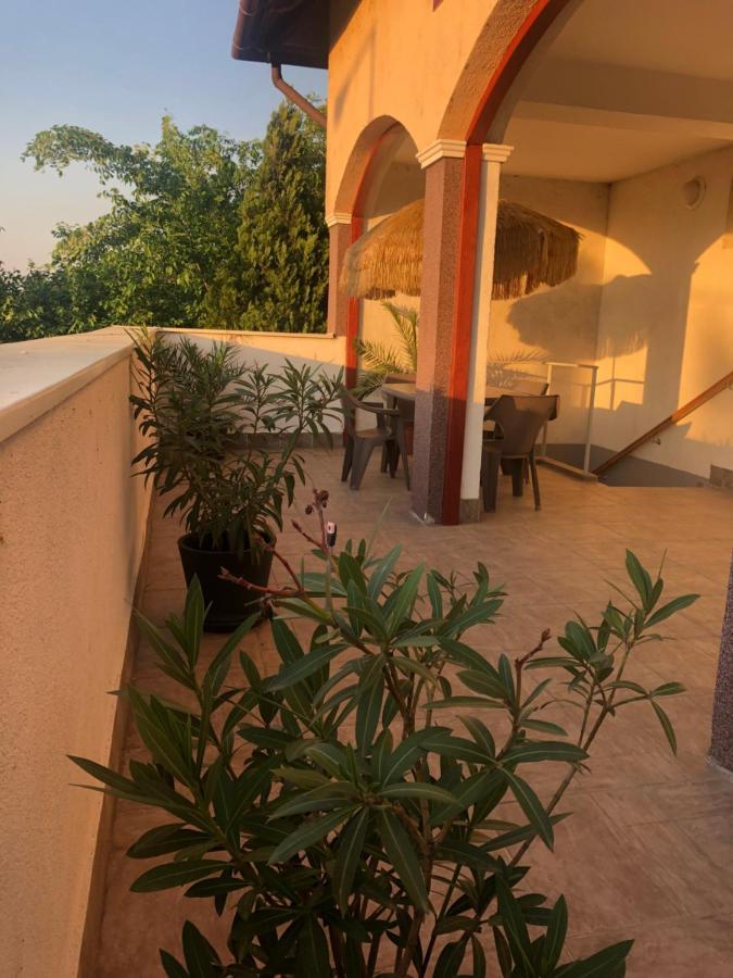 Gyongy Panzio Hotel Velence Exterior photo